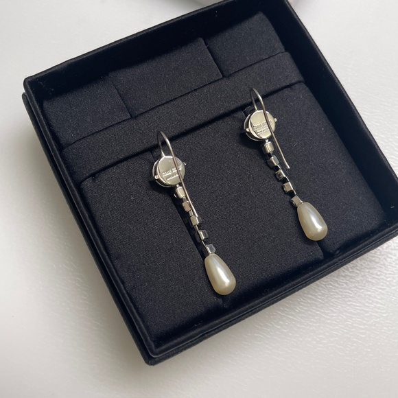 NEW Miu Miu Crystal & Faux Pearl Drop embellished Earrings silver white clear - Picture 5 of 8
